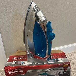 Sunbeam Steam Master Iron in Gray and Blue